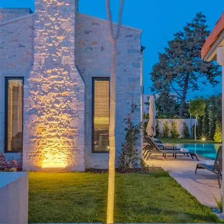 Ortakent Luxury Private With Pool فيلة